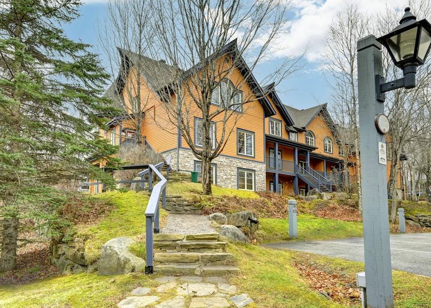 Quebec Mont-Tremblant Exterior