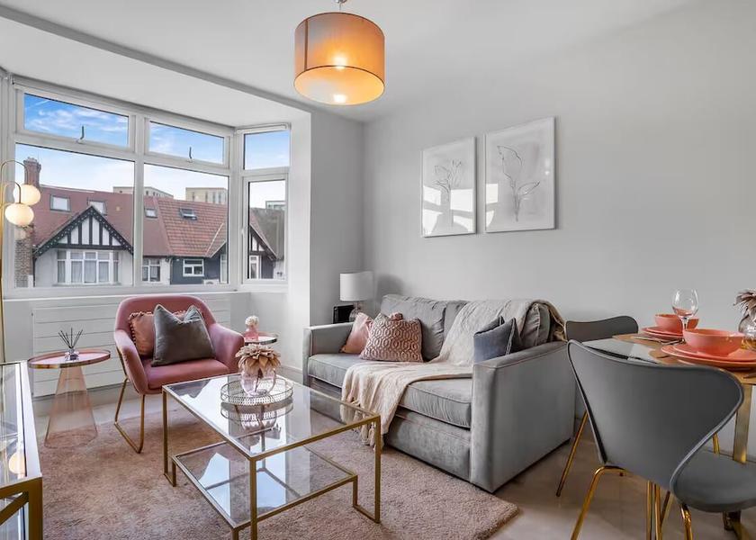 England Wembley Living area