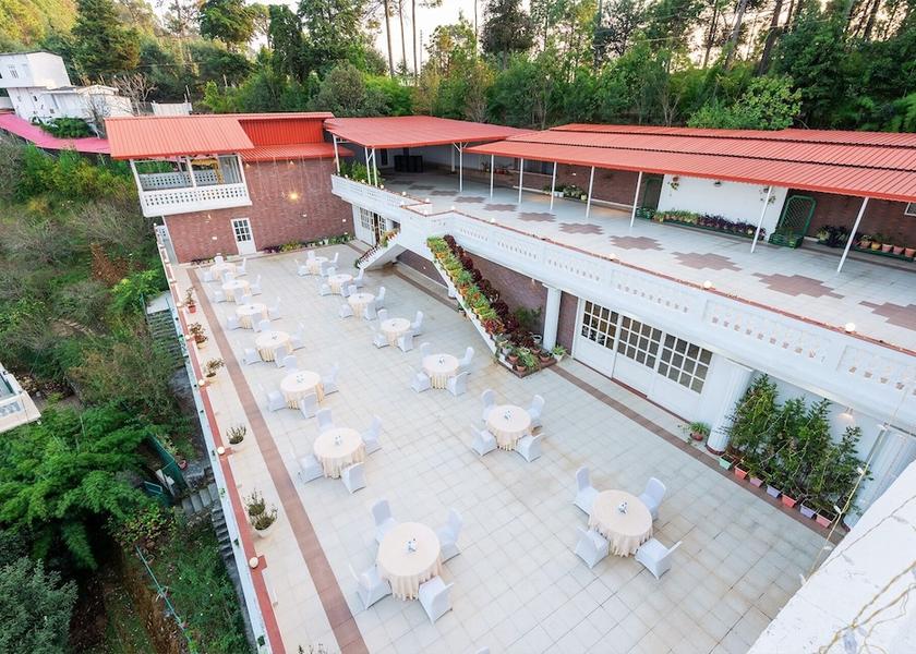 Uttarakhand Chamba Outdoor dining