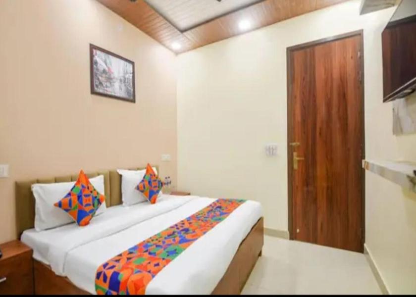 Delhi Delhi 1025