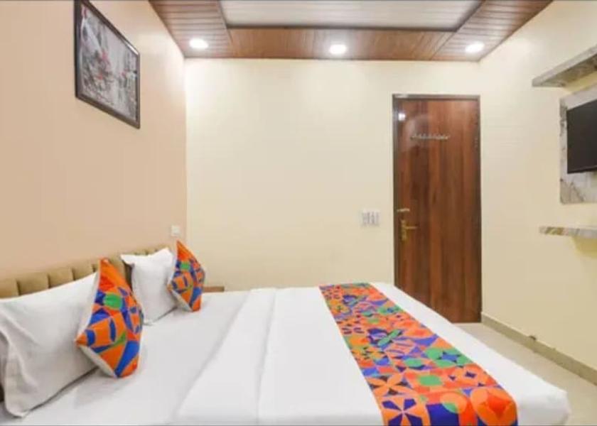 Delhi Delhi Room
