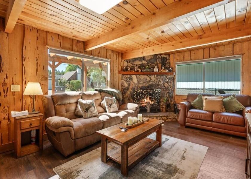 California Big Bear City Living area