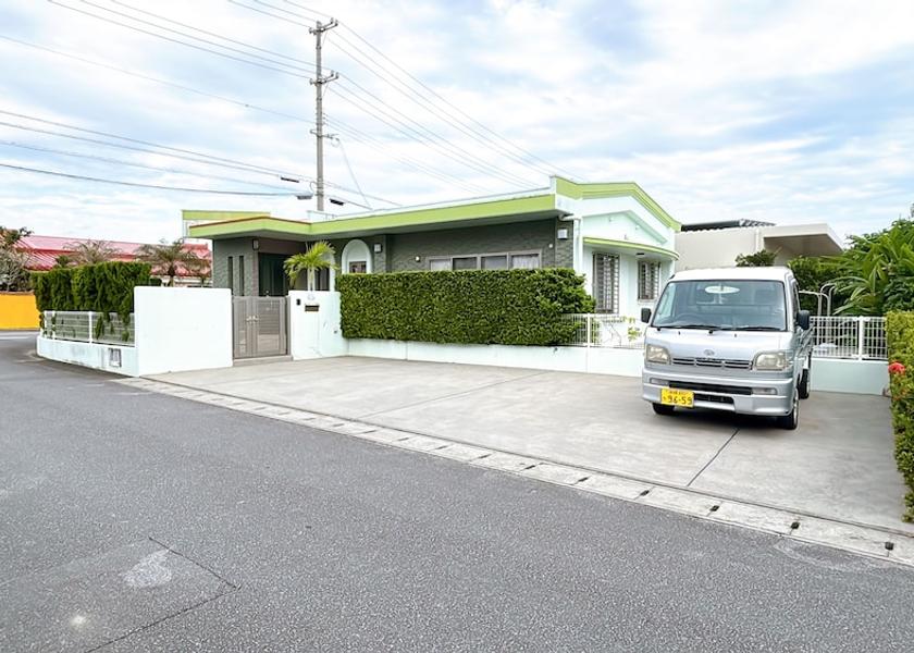 Okinawa Yomitan Parking