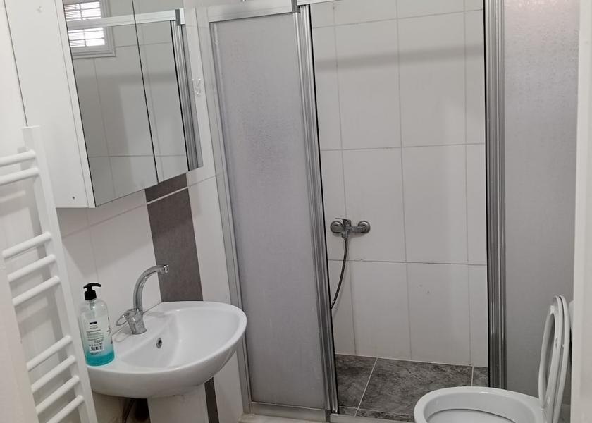 Aydin Aydin Bathroom