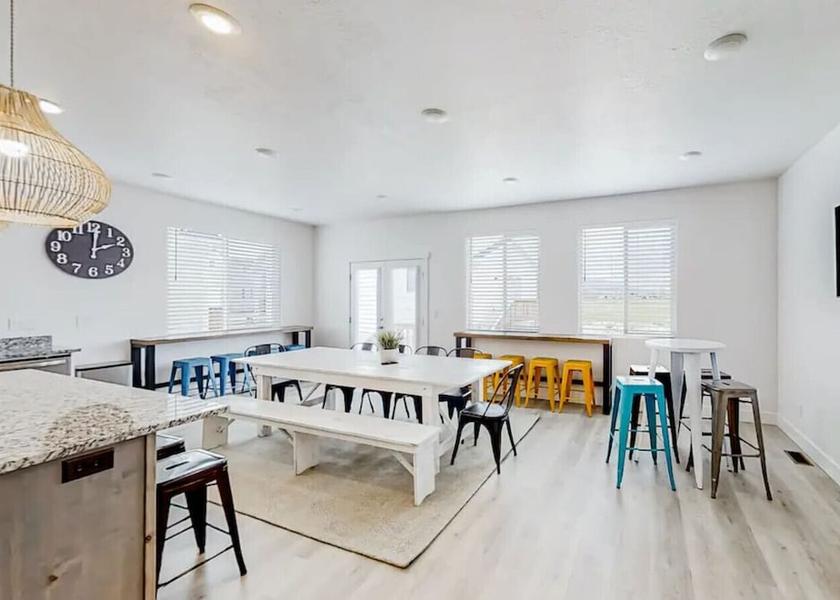 Utah Garden City Family dining