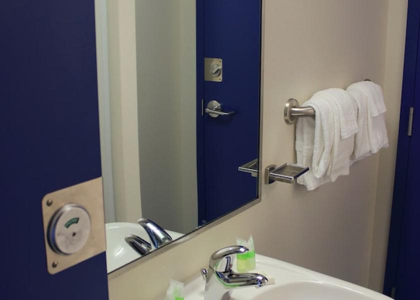 Ontario Ottawa Bathroom