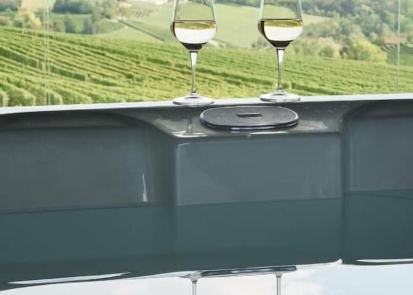 Piedmont Barolo Indoor spa tub