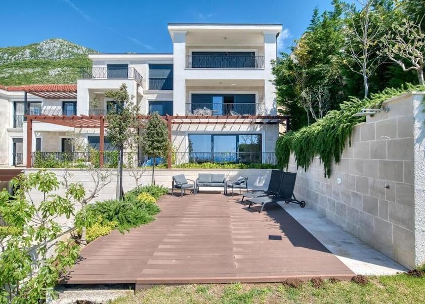 Budva Municipality Sveti Stefan Front of property