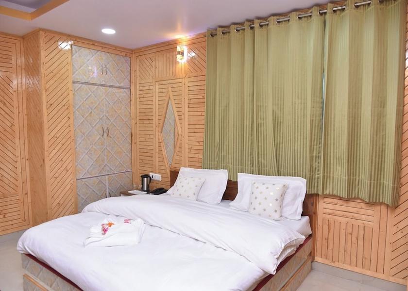 Himachal Pradesh Sarahan Room