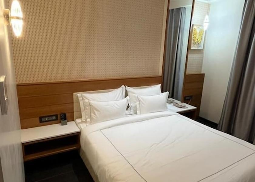 Maharashtra Akola Room