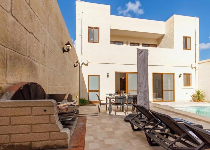 Gozo Region Nadur Outdoor dining