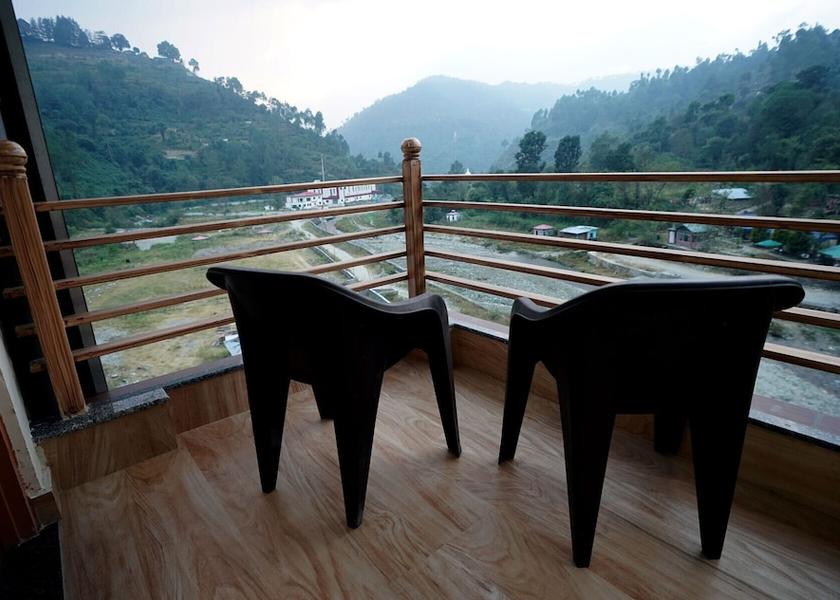 Himachal Pradesh Kufri Property grounds