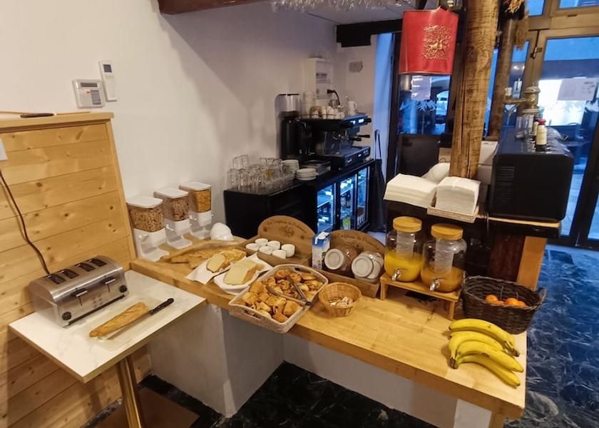 Auvergne-Rhône-Alpes Bourg-Saint-Maurice Breakfast buffet