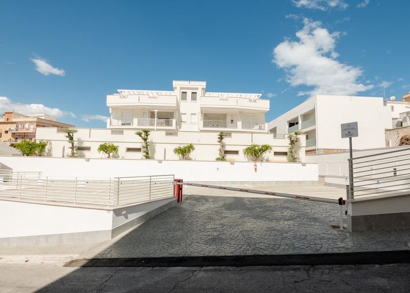 Puglia Vieste Parking