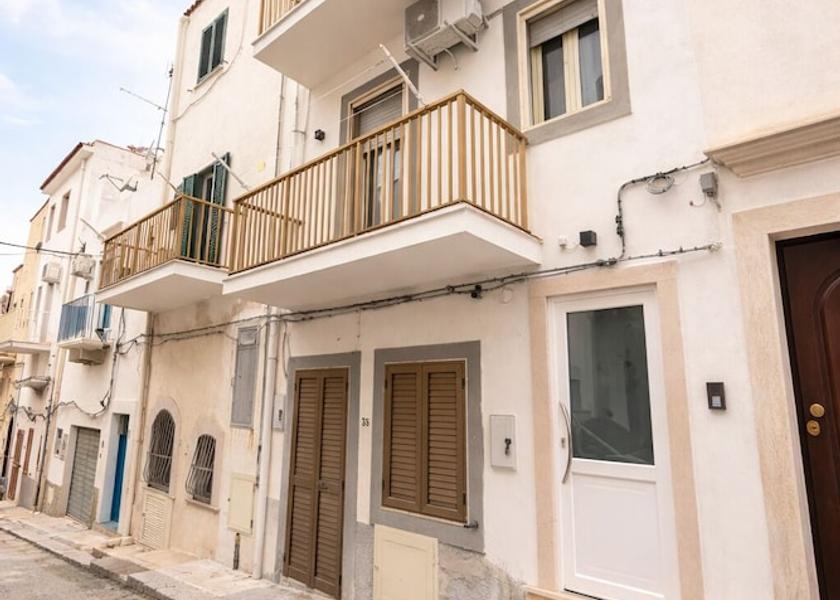 Puglia Peschici Front of property