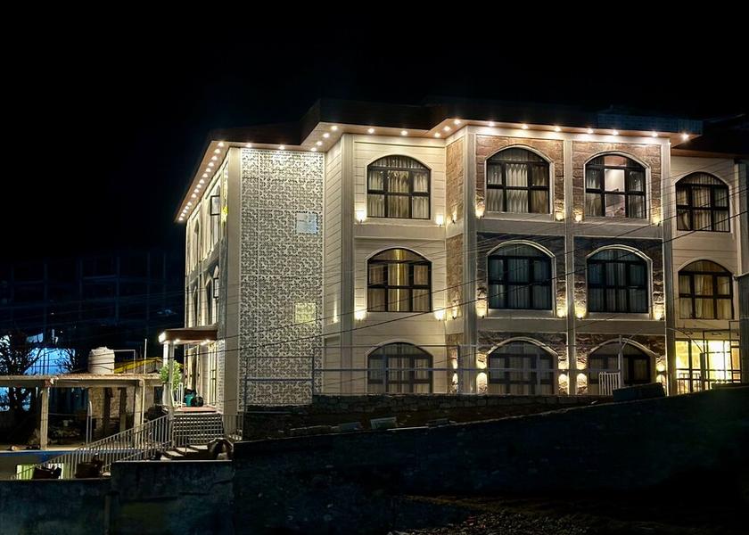 Uttarakhand Badrinath Hotel View