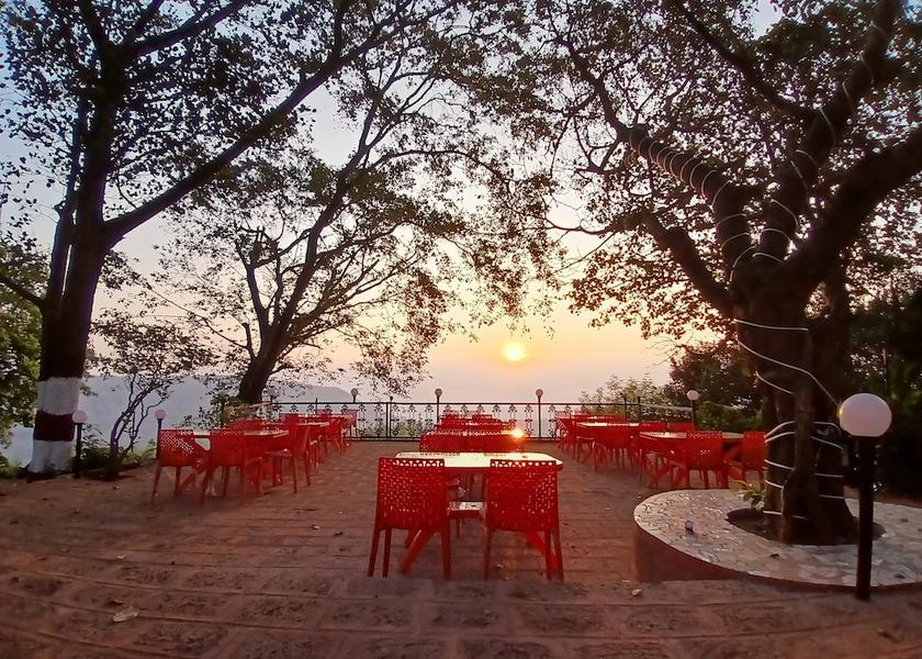 Maharashtra Matheran Lobby sitting area