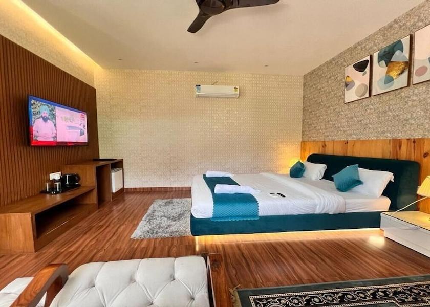 Uttarakhand Rishikesh Room