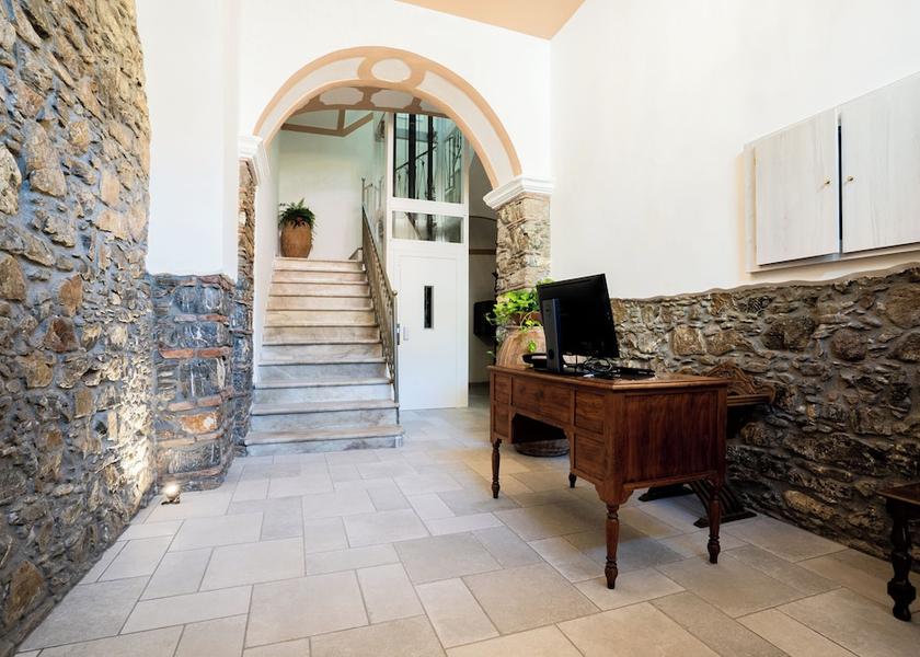 Campania Ispani Reception
