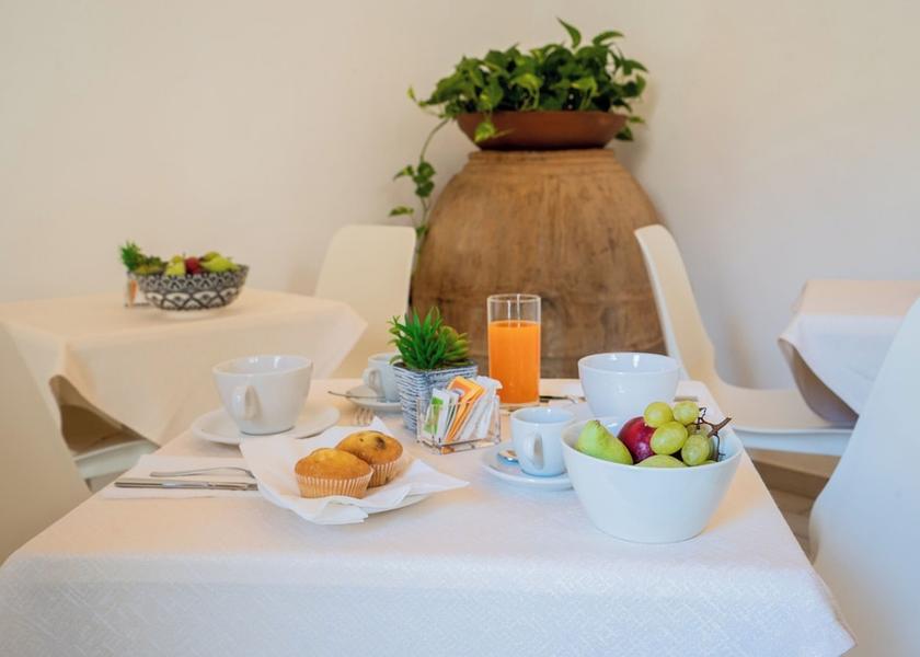 Campania Ispani Breakfast meal