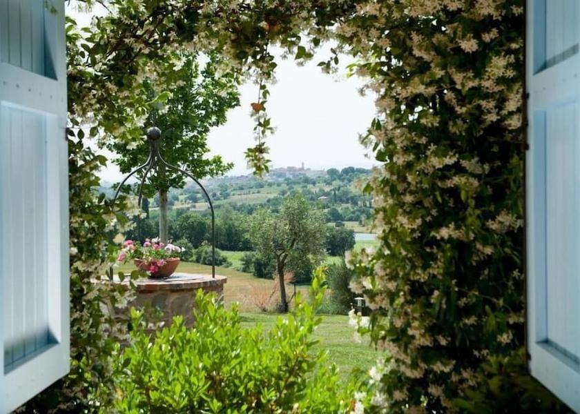 Tuscany Foiano della Chiana Property grounds