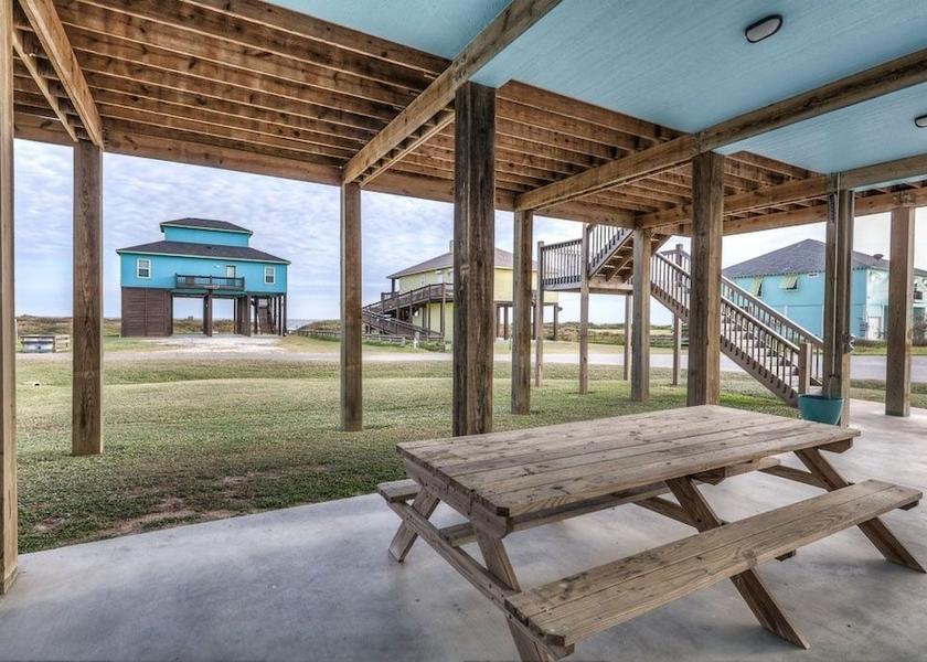 Texas Port Bolivar Outdoor dining