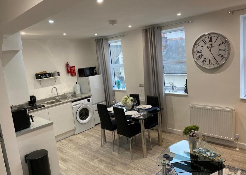England Watford Private kitchen