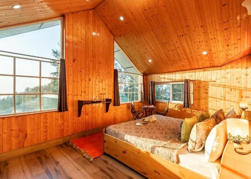 Himachal Pradesh Naldehra Room