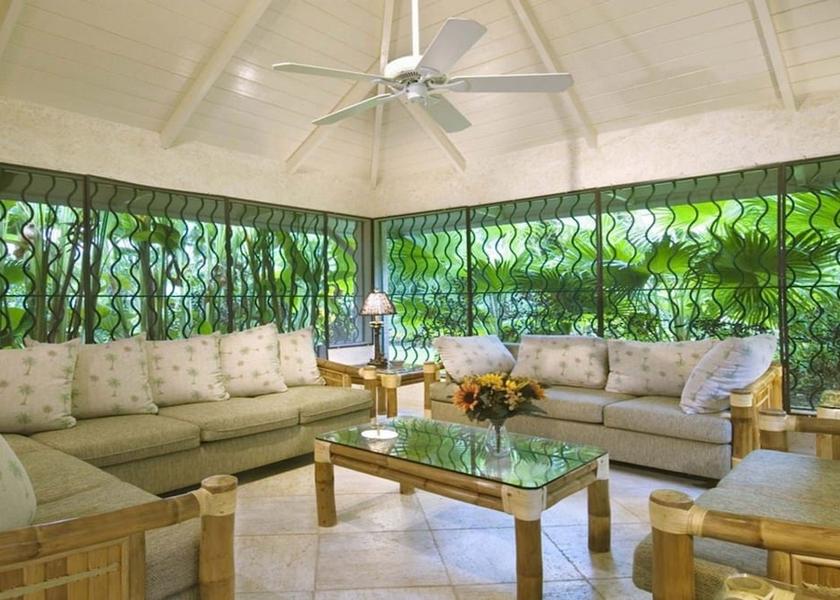 St. James Gibbes Living area