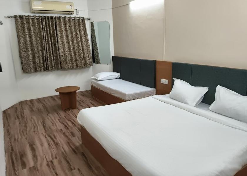 Gujarat Saputara Room