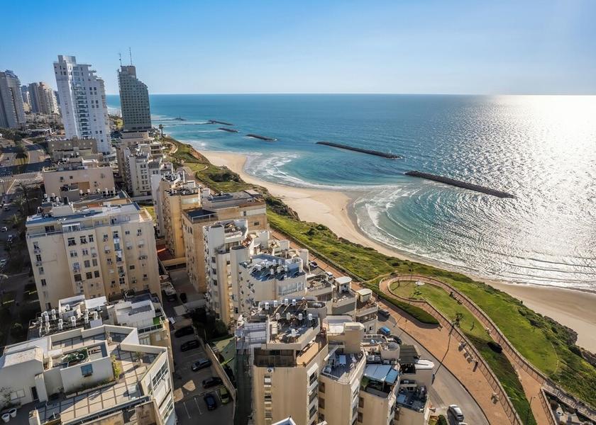 Central Netanya Beach/ocean view