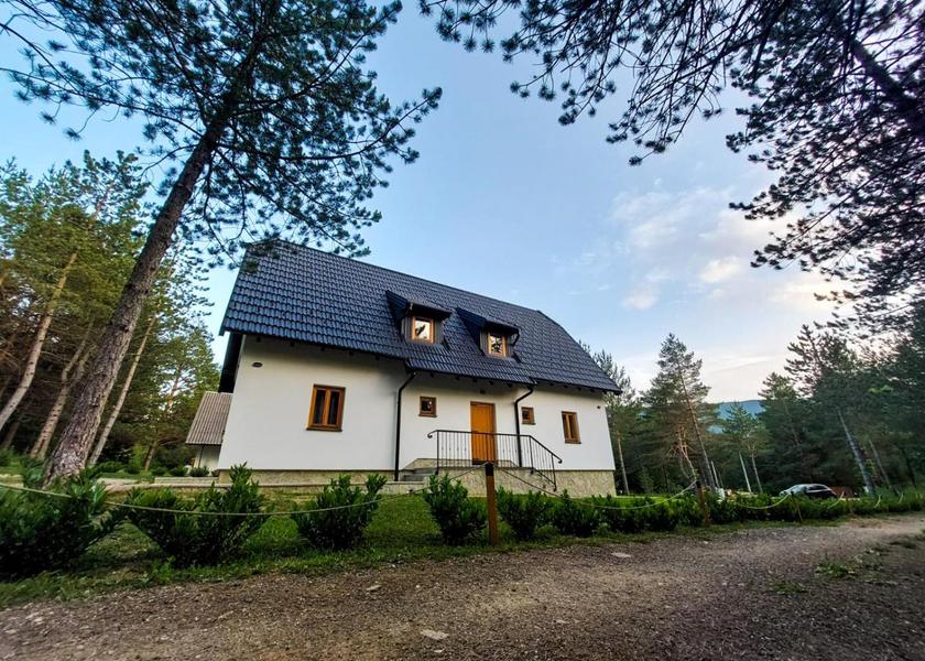 Lika-Senj Plitvicka Jezera Exterior view
