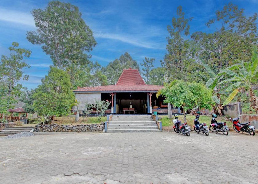 Central Java Salatiga Entrance
