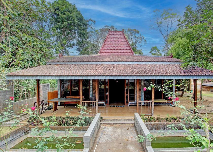 Central Java Salatiga Exterior view