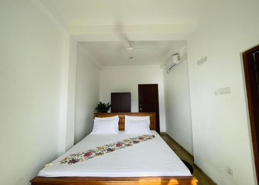 Southern Province Boossa Standard Double Room with Fan