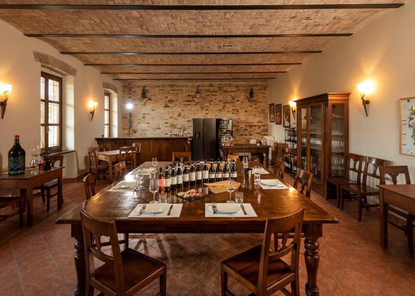 Piedmont La Morra Bar/lounge