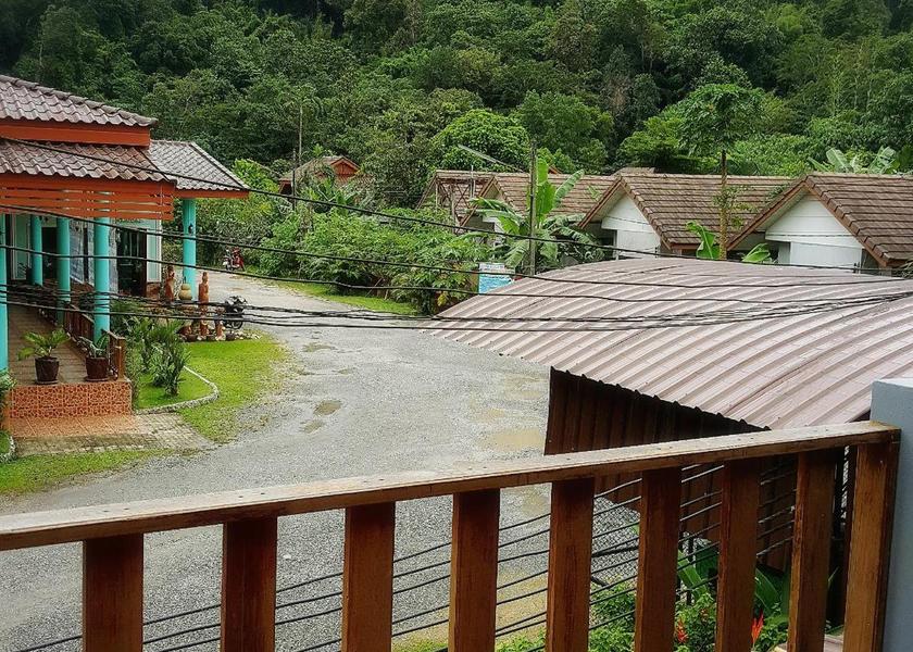 Surat Thani Province Phanom Surrounding environment