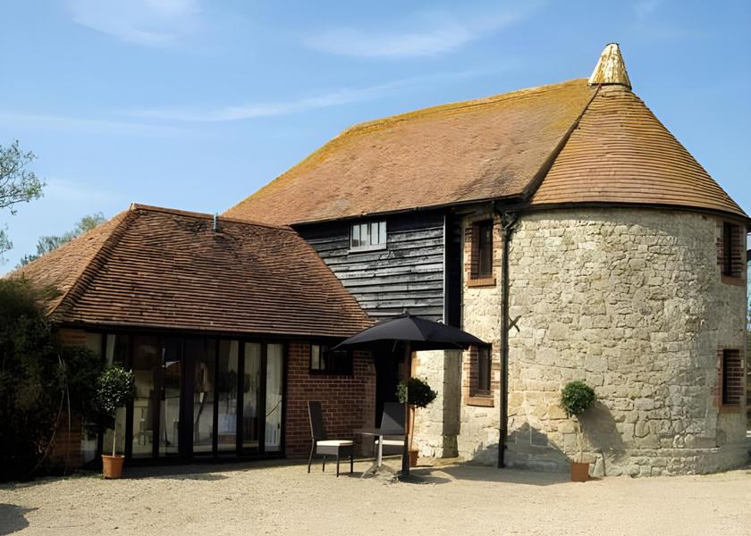 England Ashford Exterior view