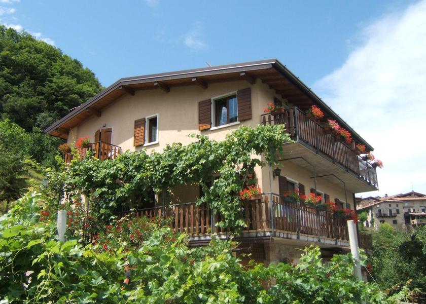 Lombardy Tremosine Exterior view