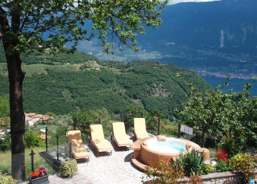 Lombardy Tremosine Hot tub