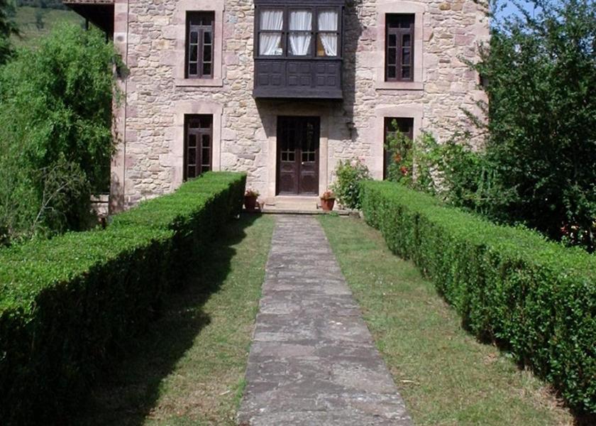 Cantabria Penarrubia Entrance