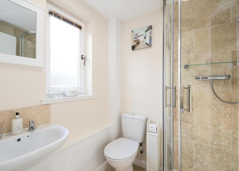 Scotland Pitlochry Two-Bedroom Cottage