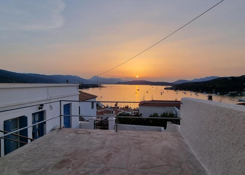 Attica Poros 