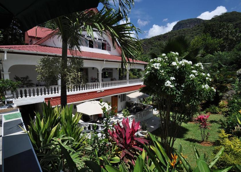  Mahé Island Hotel Exterior