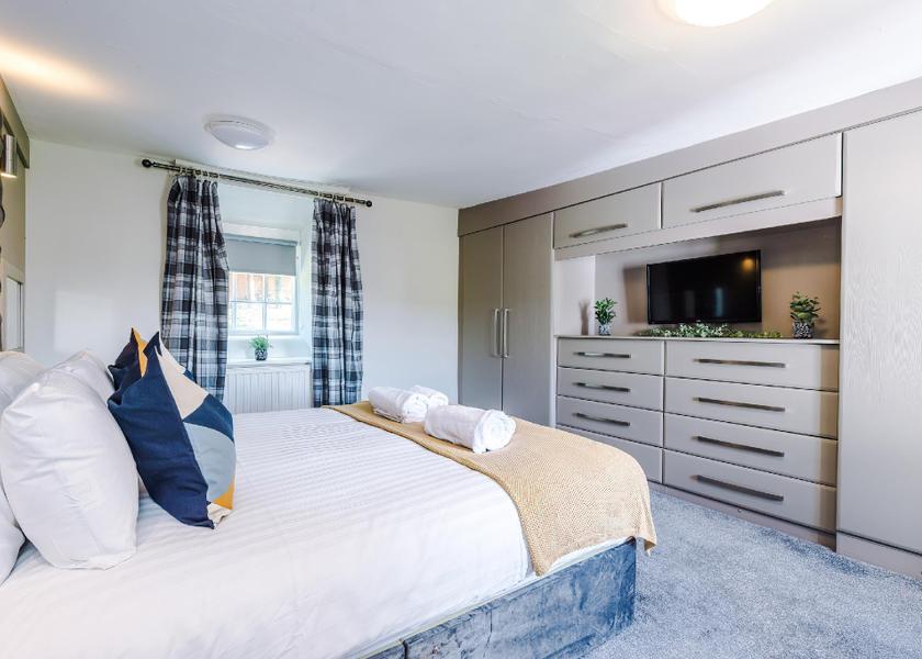 Wales Colwyn Bay Cottage-Deluxe-Private Bathroom-Mountain view