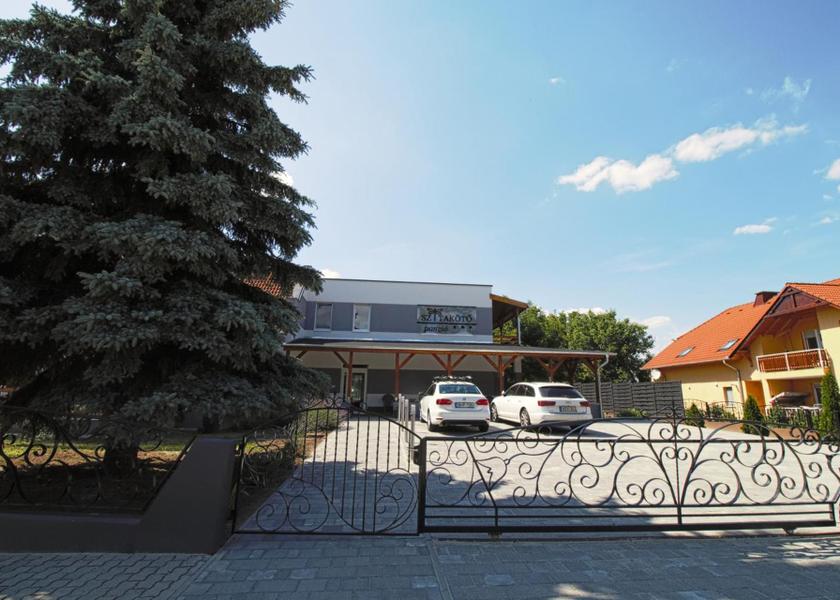 Jasz-Nagykun-Szolnok Tiszafured Entrance