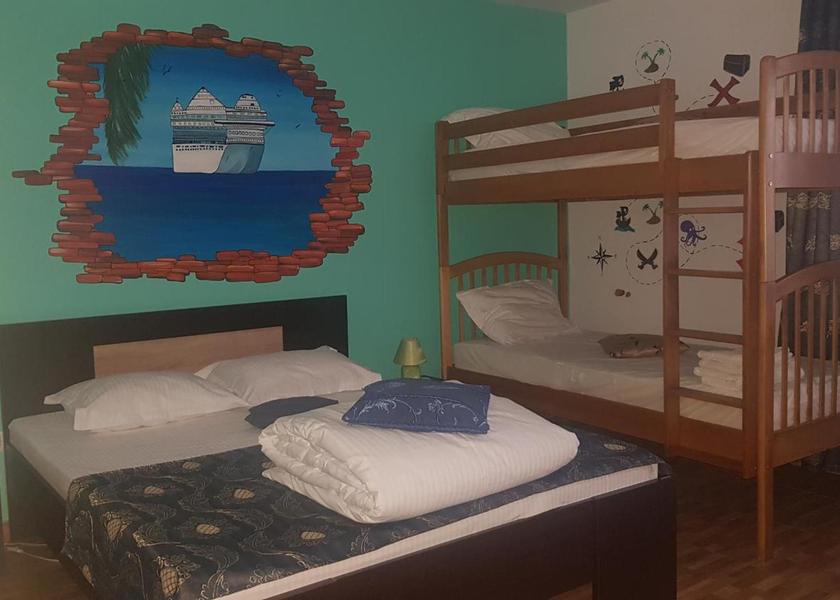 Constanța County Navodari Family Room with Private External Bathroom