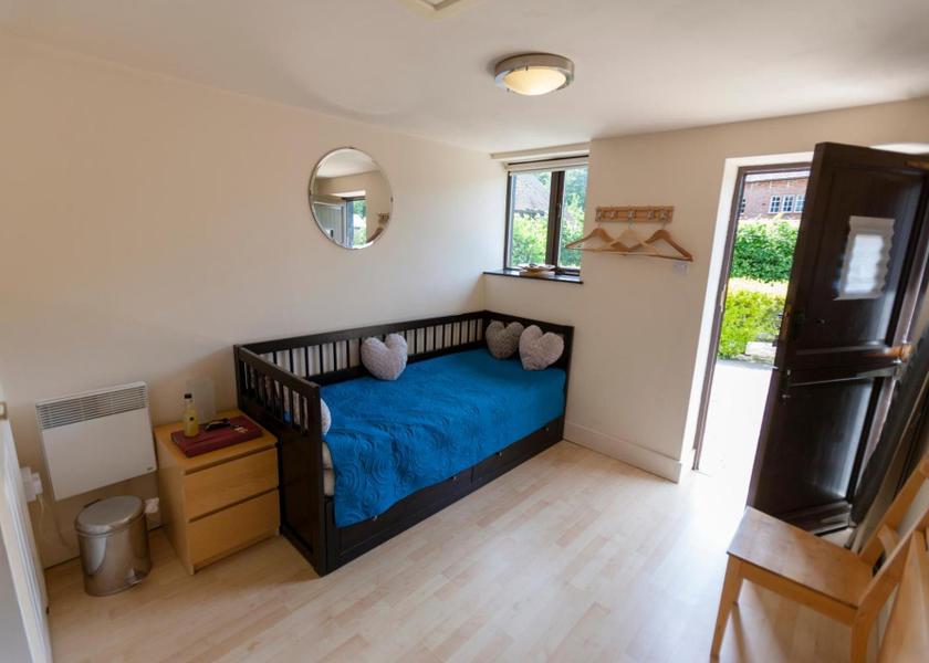 England Ashford Studio with Garden View