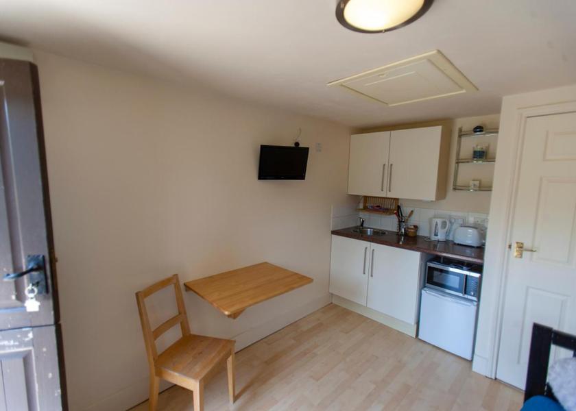 England Ashford Studio with Garden View
