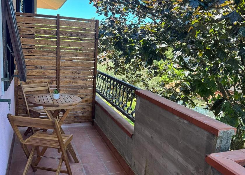 Tuscany Massa Triple Room with Private Bathroom